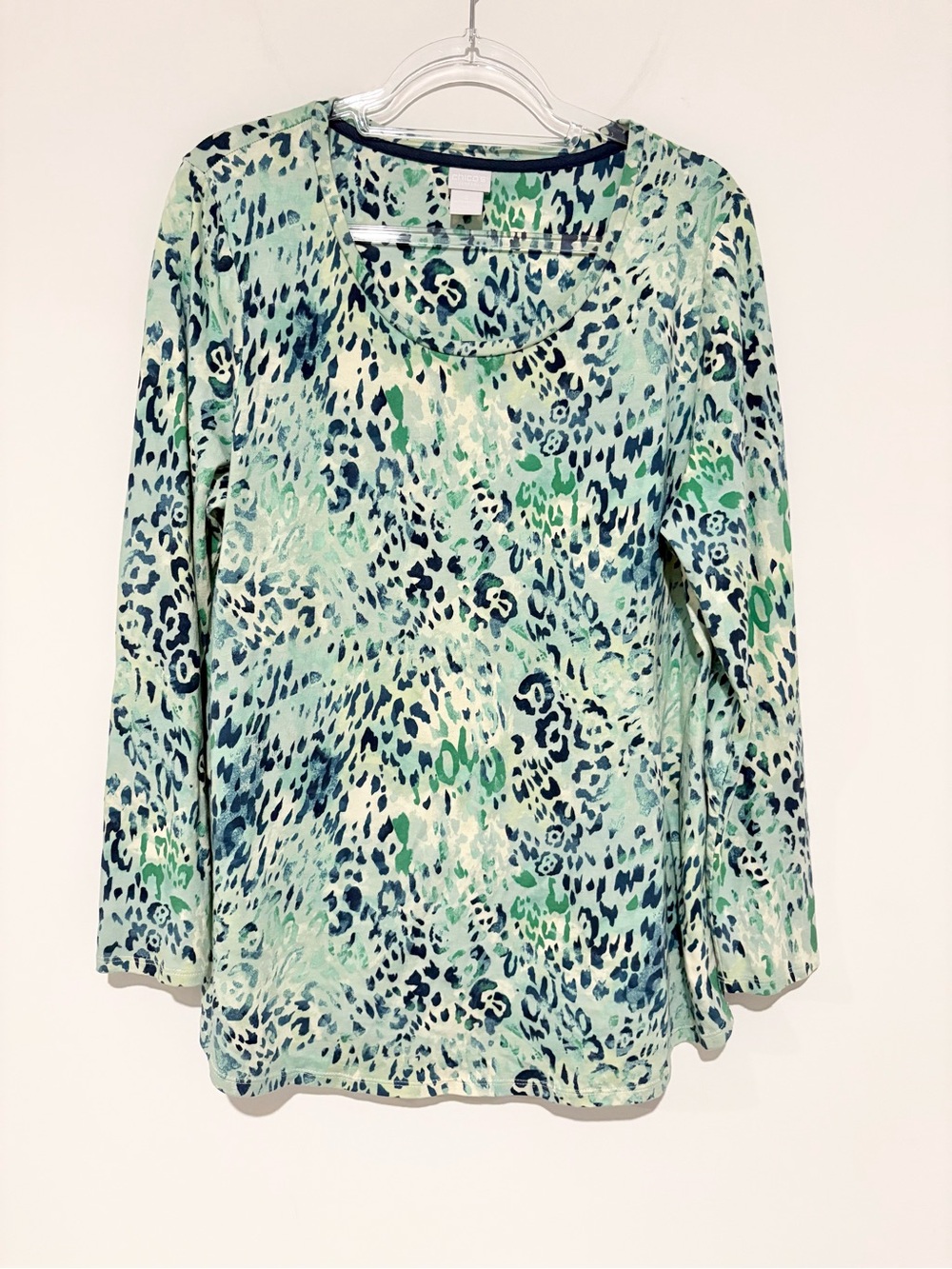 Chico’s Zenergy cheetah animal print long sleeve top green size 2 12/14